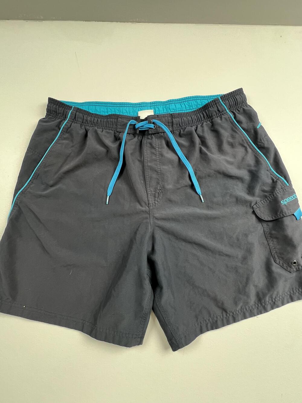 Speedo Swim Shorts Mens XL Gray Mesh Lined Cargo Pocket Drawstring Quick Dry